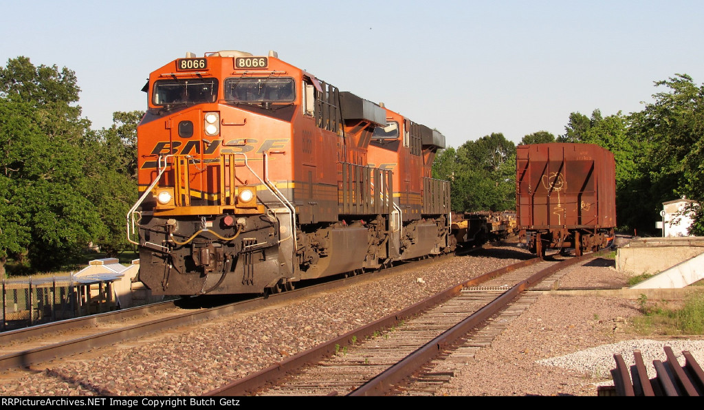 BNSF 8066